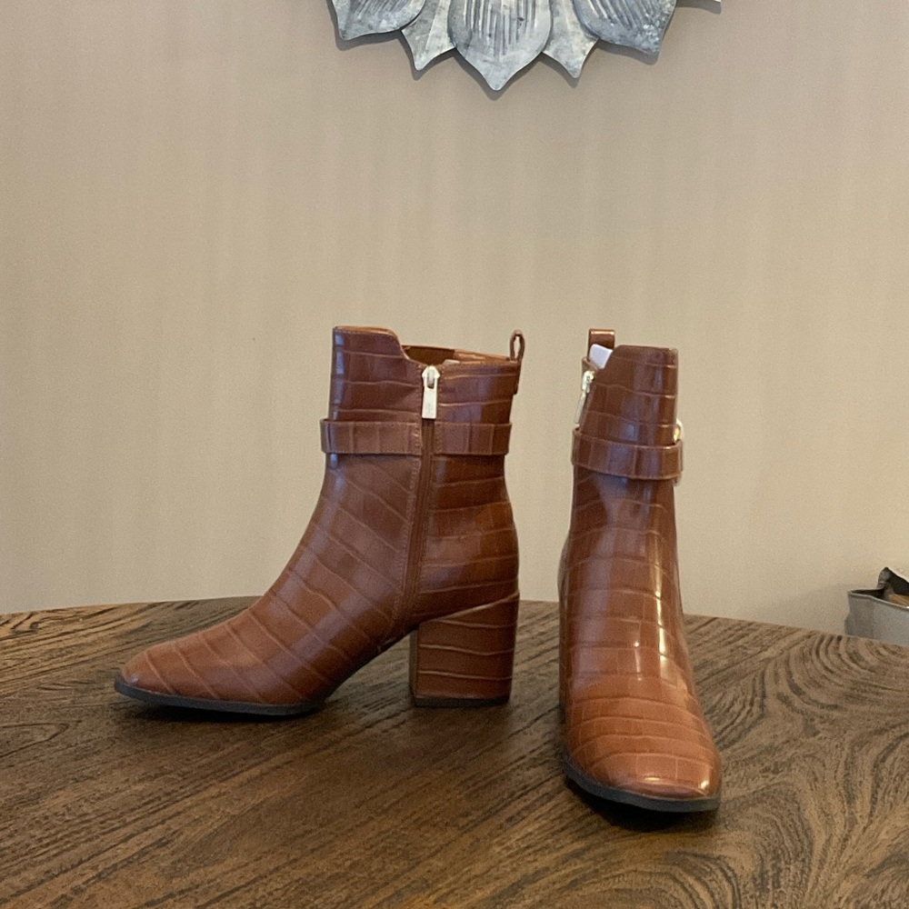 Reaction Kenneth Cole Tan Croc-Embossed Ankle Boots